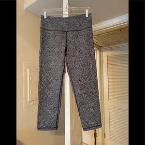 VS Knockout Capri leggings